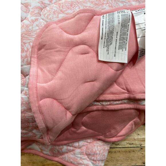 Posh Peanut Martina Pink Floral Bamboo Quilt - Picture 5 of 5